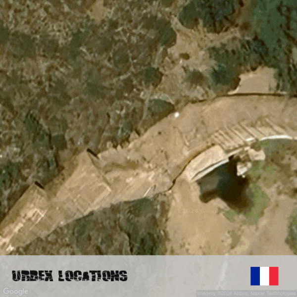 The Remains Of A Giant Urbex GPS coördinaten